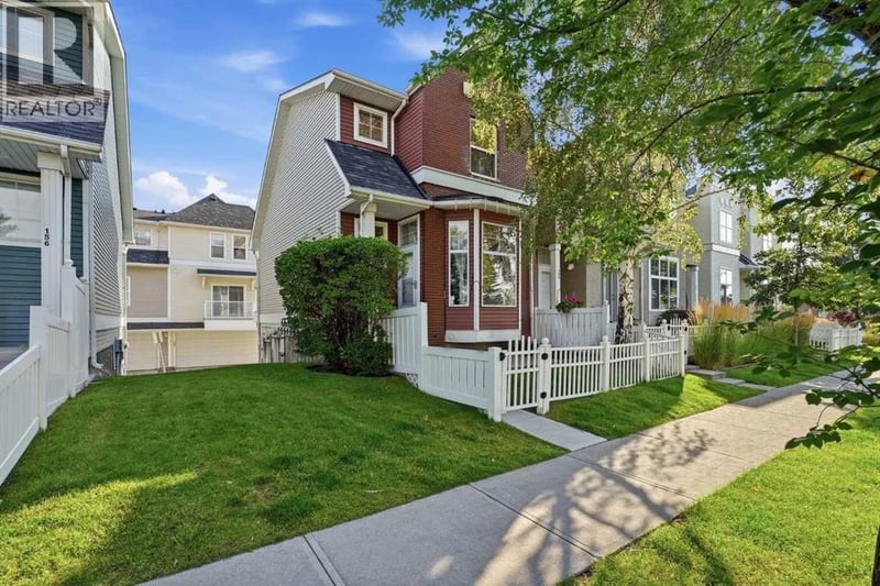 160 Promenade Way Southeast, Calgary, Alberta, T2Z4E9, Calgary, Alberta — photo 1 of 5
