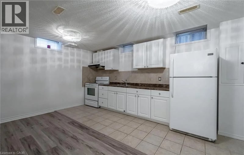 #2 30 RICHVIEW Drive, Hamilton, Ontario, L9B2V6, Hamilton, Ontario — photo 1 of 5