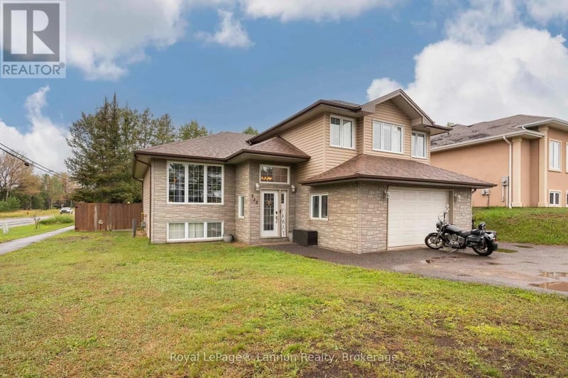 733 Woodcrest Road, Thunder Bay (John Street North), Ontario, P7G1J2, Thunder Bay (John Street North), Ontario — photo 1 of 5