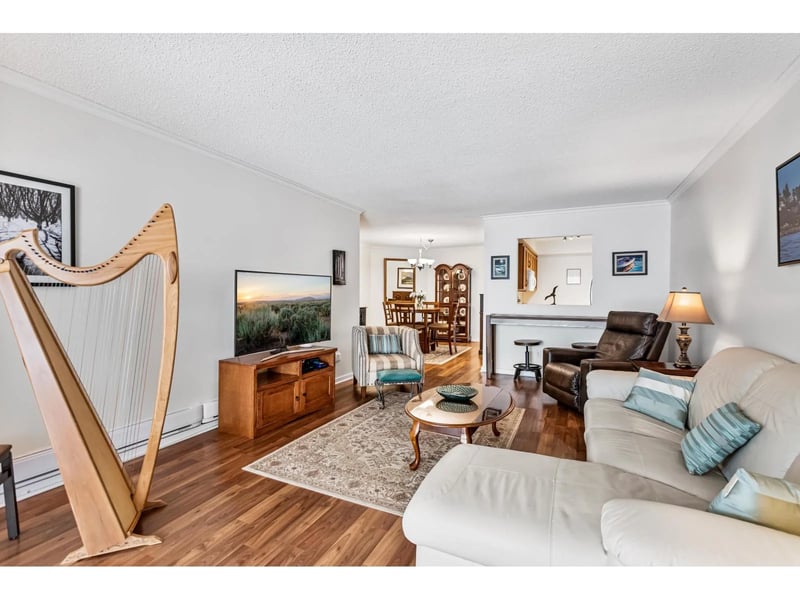 #204 1458 BLACKWOOD Street, White Rock, British Columbia, V4B3V4, White Rock, British Columbia — photo 1 of 5