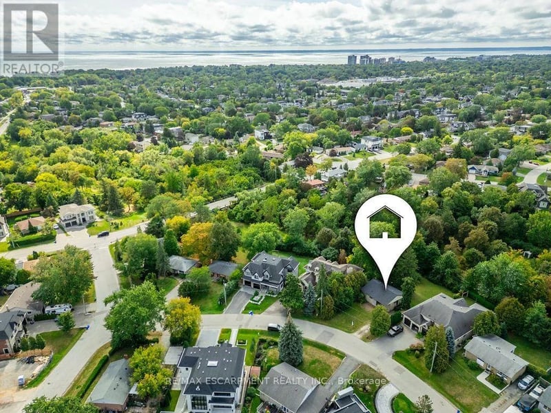 526 Stafford Drive, Oakville (WO West), Ontario, L6L4M5, Oakville (WO West), Ontario — photo 1 of 5