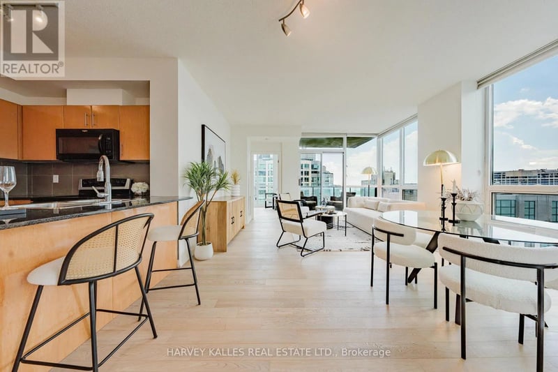 #3211 16 Yonge Street, Toronto (Waterfront Communities), Ontario, M5E2A1, Toronto (Waterfront Communities), Ontario — photo 1 of 5