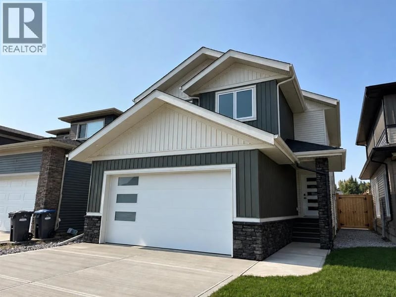 117 Crestview Boulevard, Sylvan Lake, Alberta, T4S0V8, Sylvan Lake, Alberta — photo 1 of 5