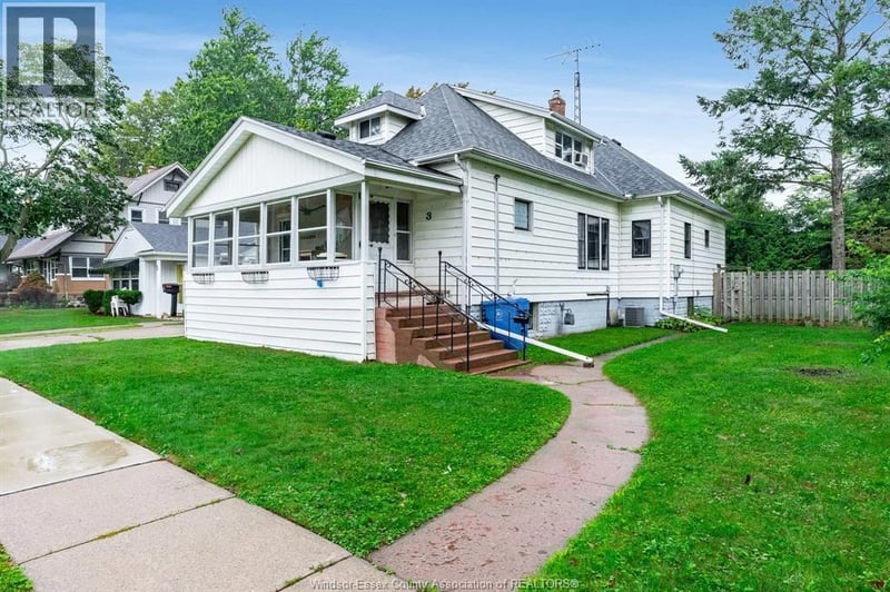 3 Selkirk Avenue, Leamington, Ontario, N8H1G2, Leamington, Ontario — photo 1 of 5