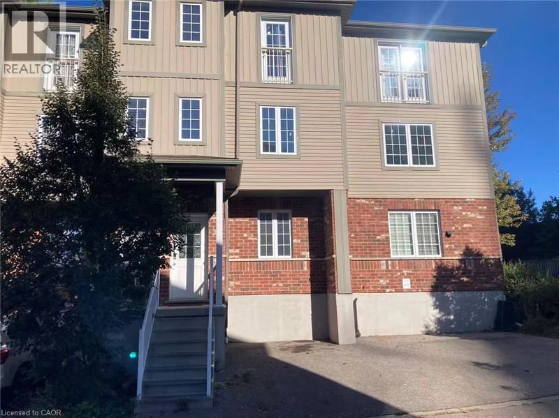 #24 55 MOOREGATE Crescent, Kitchener, Ontario, N2M2E9, Kitchener, Ontario — photo 1 of 5