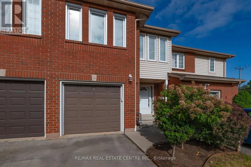 2 Walker Court, Grimsby (Grimsby East), Ontario, L3M5J5, Grimsby (Grimsby East), Ontario — photo 1 of 5