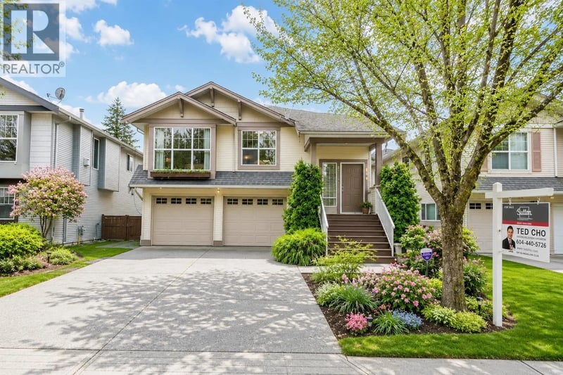 11469 207 Street, Maple Ridge, British Columbia, V2X1W9, Maple Ridge, British Columbia — photo 1 of 5