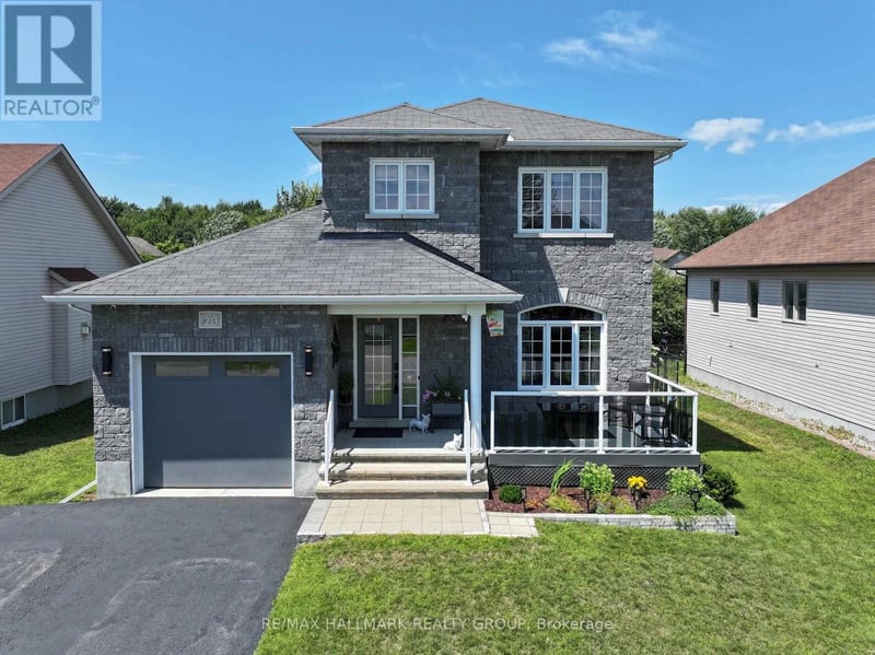 20 Dune Street, Russell, Ontario, K0A2M0, Russell, Ontario — photo 1 of 5
