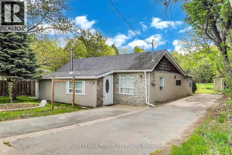 3251 Ravenshoe Road, East Gwillimbury, Ontario, L0G1R0, East Gwillimbury, Ontario — photo 1 of 5