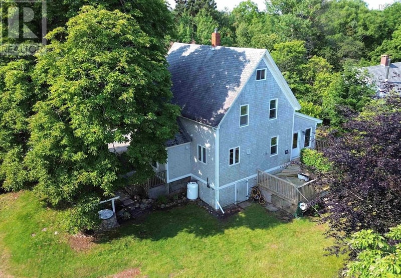 92 Main Street, Chester, Nova Scotia, B0J1J0, Chester, Nova Scotia — photo 1 of 5