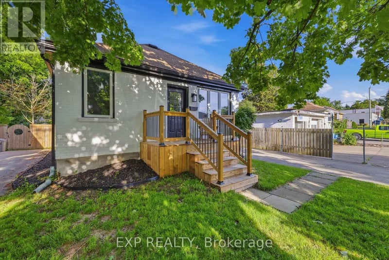 70 Mackay Avenue, London South (South E), Ontario, N6J2V5, London South (South E), Ontario — photo 1 of 5