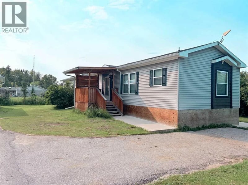 10 2 Street West, Faust, Alberta, T0G0X0, Faust, Alberta — photo 1 of 5