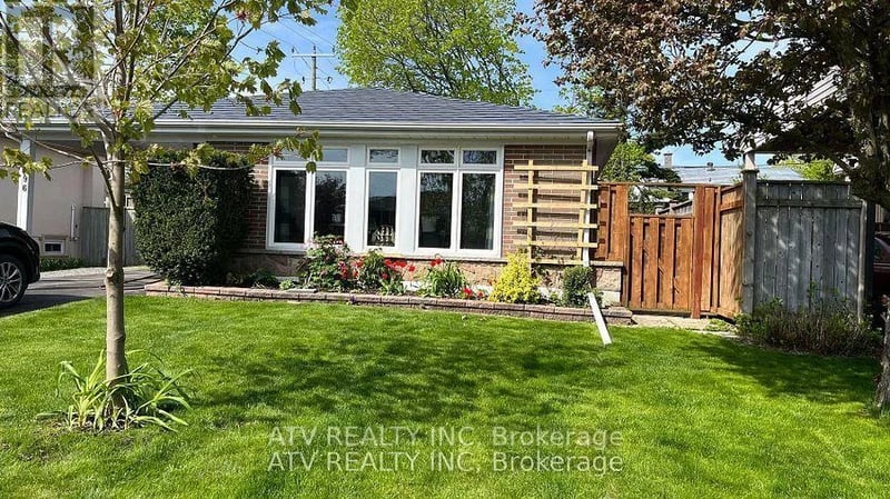 696 Balaton Avenue, Pickering (Bay Ridges), Ontario, L1W1W1, Pickering (Bay Ridges), Ontario — photo 1 of 5