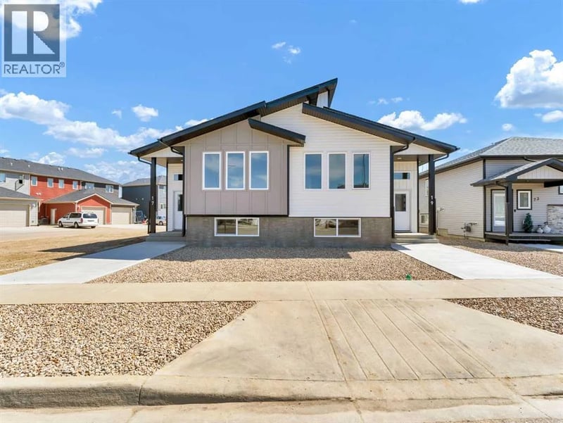 19 Somerside Gate Southeast, Medicine Hat, Alberta, T1B0M1, Medicine Hat, Alberta — photo 1 of 5