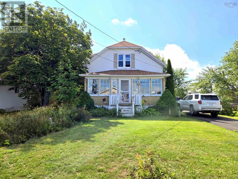 35 Maple Street, Springhill, Nova Scotia, B0M1X0, Springhill, Nova Scotia — photo 1 of 5
