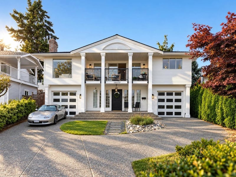15573 FINLAY Court, White Rock, British Columbia, V4B5H3, White Rock, British Columbia — photo 1 of 5