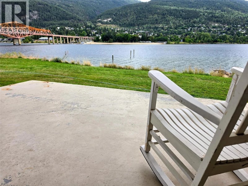 582 Valhalla Road, Nelson, British Columbia, V1L6M6, Nelson, British Columbia — photo 1 of 5
