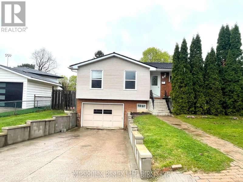 7 GREENMEADOW Court, St. Catharines (Fairview), Ontario, L2P1X7, St. Catharines (Fairview), Ontario — photo 1 of 5