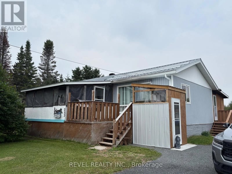 253 Highway 11 Highway South, Cochrane, Ontario, P0L1C0, Cochrane, Ontario — photo 1 of 5