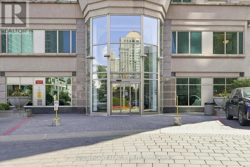 #PH109 11 Lee Centre Drive, Toronto (Bendale), Ontario, M1H3J5, Toronto (Bendale), Ontario — photo 1 of 5