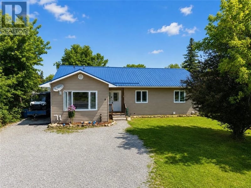 8 Blake, Little Current, Ontario, P0P1K0, Little Current, Ontario — photo 1 of 5
