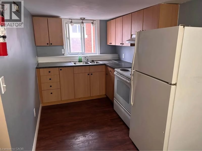 #Upper 78 RICHMOND Street, Brantford, Ontario, N3T3Y5, Brantford, Ontario — photo 1 of 5