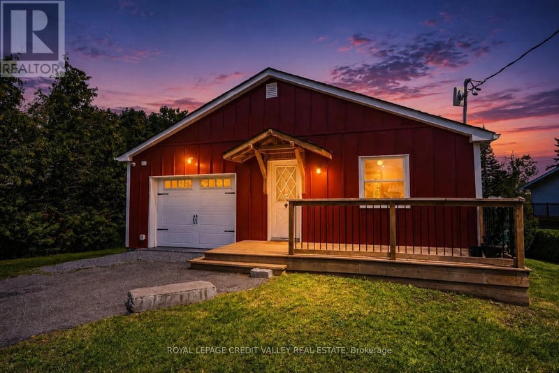 8 Ewen Street, Kawartha Lakes (Carden), Ontario, K0M2B0, Kawartha Lakes (Carden), Ontario — photo 1 of 5