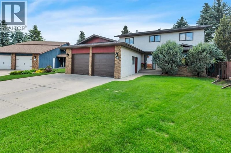 19 Mayberry Close, Red Deer, Alberta, T4R2A1, Red Deer, Alberta — photo 1 of 5