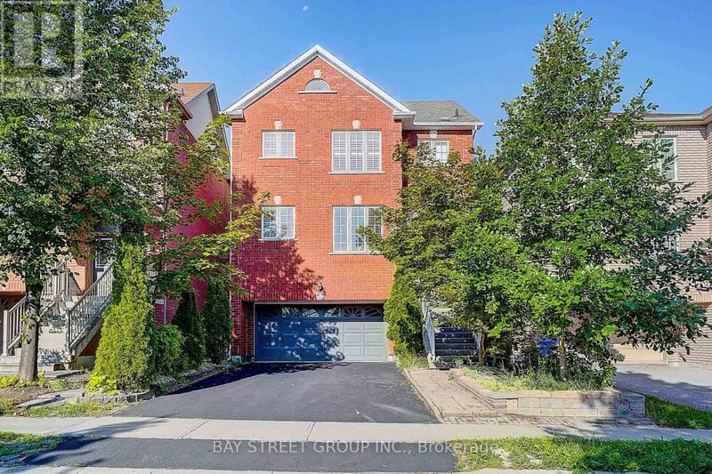 57 Gail Parks Crescent, Newmarket (Woodland Hill), Ontario, L3X3B9, Newmarket (Woodland Hill), Ontario — photo 1 of 5