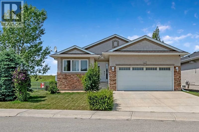 443 Riverside Green Northwest, High River, Alberta, T1V2B6, High River, Alberta — photo 1 of 5