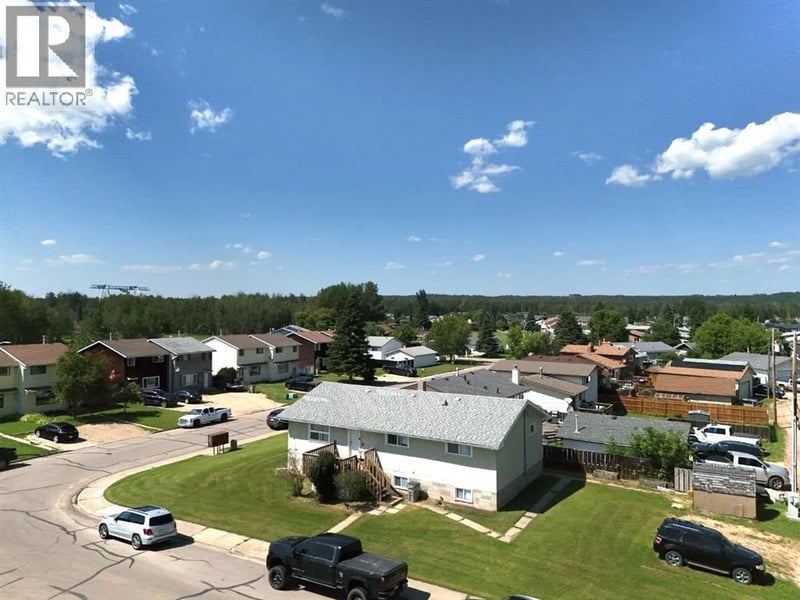 4740 56 Avenue, Whitecourt, Alberta, T7S1B3, Whitecourt, Alberta — photo 1 of 5