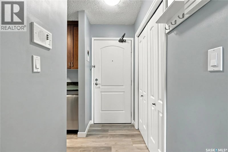 210 2233 St Henry AVENUE, Saskatoon, Saskatchewan, S7M5K6, Saskatoon, Saskatchewan — photo 1 of 5