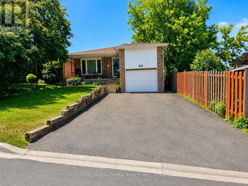 94 Sackville Street, Caledon (Bolton West), Ontario, L7E1B8, Caledon (Bolton West), Ontario — photo 1 of 5