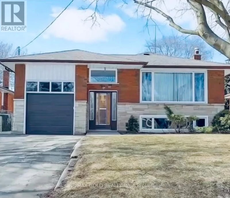 30 Moynes Avenue, Toronto (Stonegate-Queensway), Ontario, M8Y3B8, Toronto (Stonegate-Queensway), Ontario — photo 1 of 5