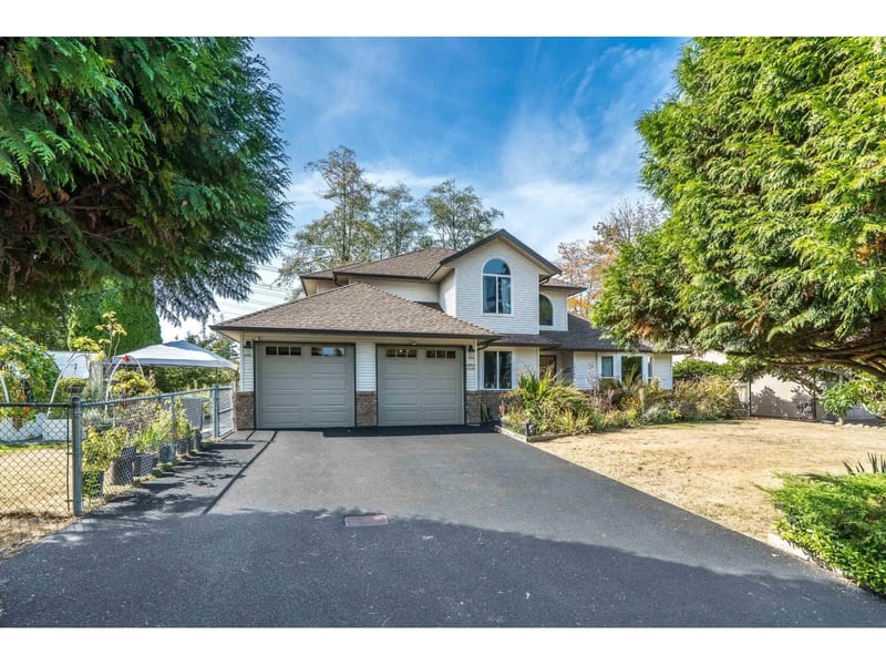 18156 CLAYTONWOOD Crescent, Surrey, British Columbia, V3S7T5, Surrey, British Columbia — photo 1 of 5