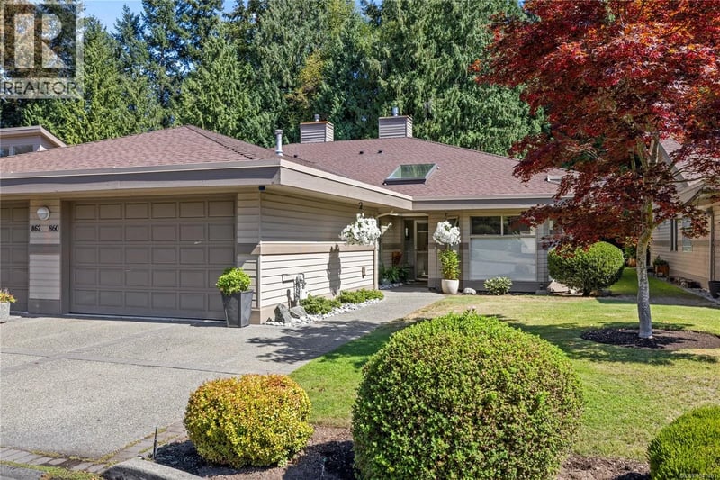 860 Lakes Boulevard, French Creek, British Columbia, V9P2P8, French Creek, British Columbia — photo 1 of 5