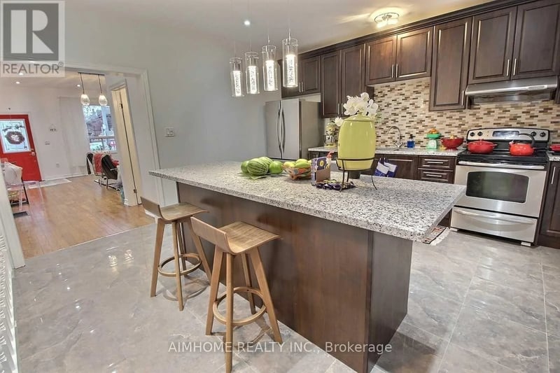 966 Dundas Street East, Toronto (South Riverdale), Ontario, M4M1R5, Toronto (South Riverdale), Ontario — photo 1 of 5