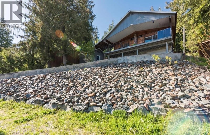 5785 SEYMOUR Road, Celista, British Columbia, V0E1M6, Celista, British Columbia — photo 1 of 5