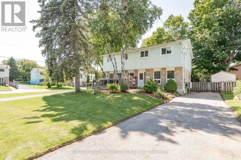 306 OAKWOOD Court, Newmarket (Huron Heights-Leslie Valley), Ontario, L3Y3C8, Newmarket (Huron Heights-Leslie Valley), Ontario — photo 1 of 5