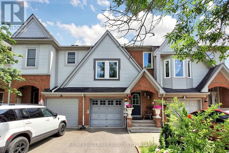 5 Evelyn Buck Lane, Aurora (Bayview Wellington), Ontario, L4G7H9, Aurora (Bayview Wellington), Ontario — photo 1 of 5