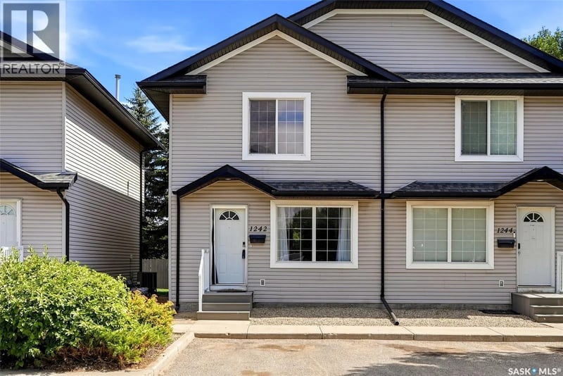 1242 Wessex PLACE, Regina, Saskatchewan, S4N7S2, Regina, Saskatchewan — photo 1 of 5