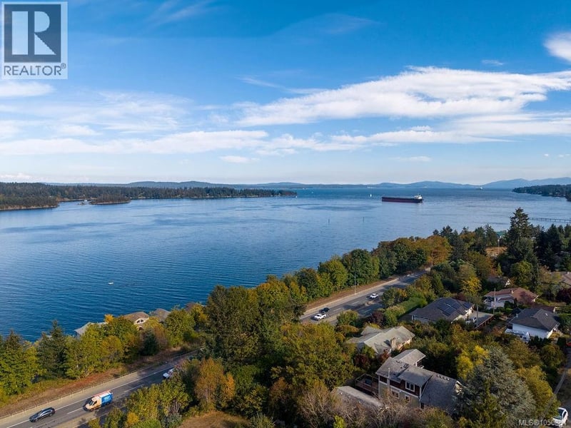 275 Bayview Avenue, Ladysmith, British Columbia, V9G1B8, Ladysmith, British Columbia — photo 1 of 5