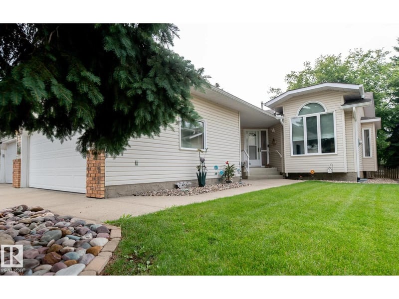 10860 25 AV NW, Edmonton, Alberta, T6J6N5, Edmonton, Alberta — photo 1 of 5
