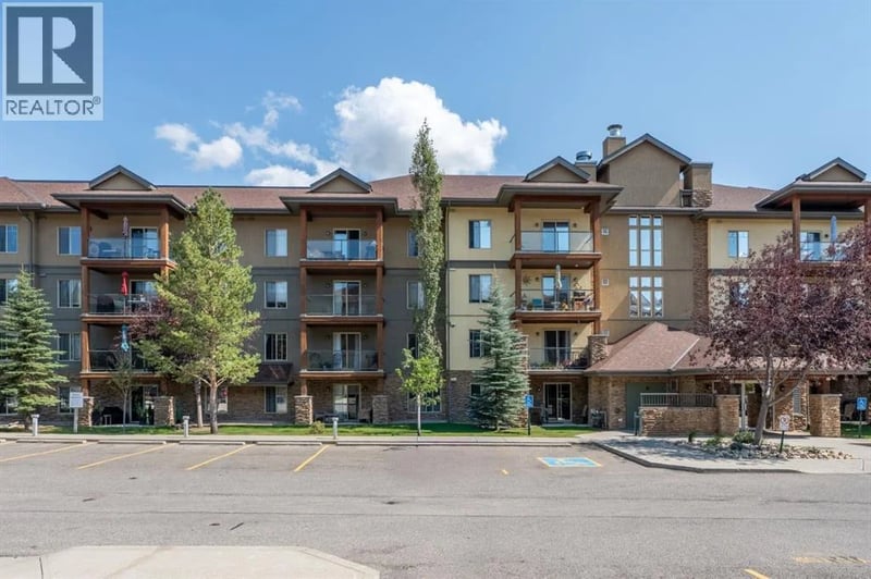 92 Crystal Shores Road, Okotoks, Alberta, T1S2M4, Okotoks, Alberta — photo 1 of 5