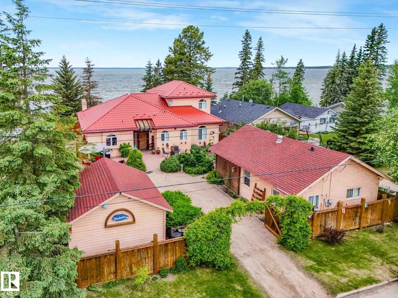 511 1 AV, Rural Wetaskiwin County, Alberta, T0C2V0, Rural Wetaskiwin County, Alberta — photo 1 of 5