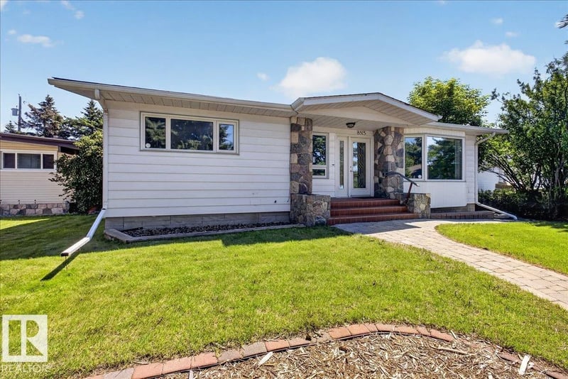 8515 56 ST NW, Edmonton, Alberta, T6B1H8, Edmonton, Alberta — photo 1 of 5