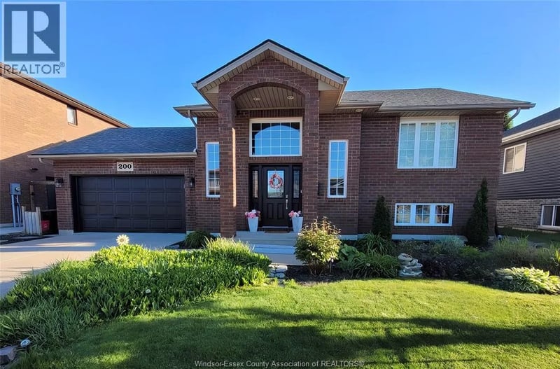 200 RIVERVIEW Avenue, LaSalle, Ontario, N9J3Y1, LaSalle, Ontario — photo 1 of 5