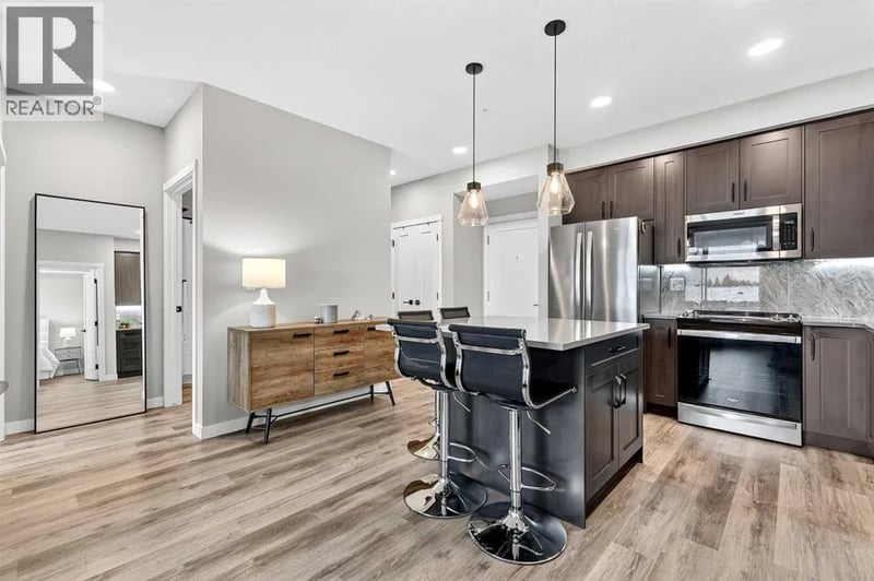 150 Shawnee Square Southwest, Calgary, Alberta, T2Y0T6, Calgary, Alberta — photo 1 of 5