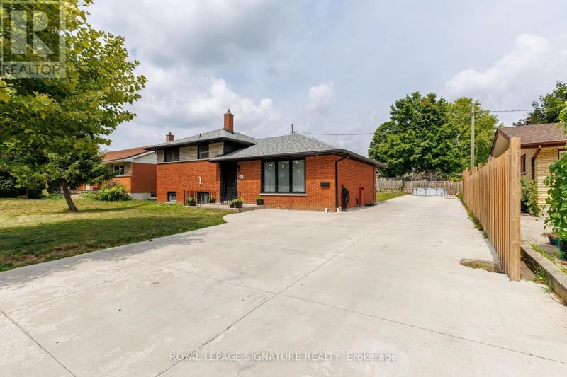 18 Silverdale Crescent, London South (South T), Ontario, N5Z4A4, London South (South T), Ontario — photo 1 of 5