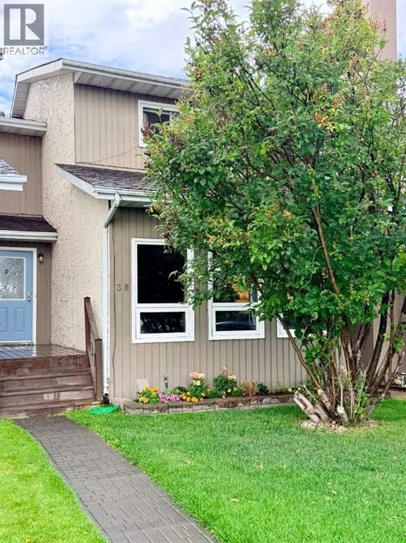 30 Cochrane Road, Whitecourt, Alberta, T7S1C2, Whitecourt, Alberta — photo 1 of 5